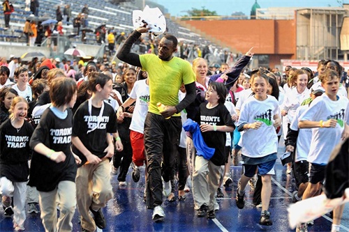 46张珍贵照片带你了解不一样的博尔特
