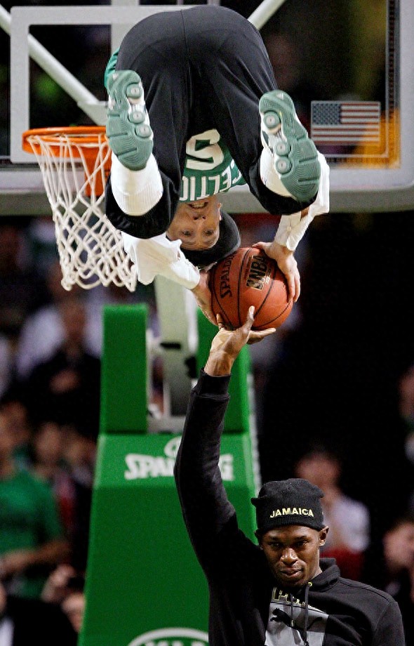 46张珍贵照片带你了解不一样的博尔特