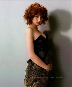 ​天之娇女布莱丝·达拉斯·霍华德 好莱坞名门后裔 真正皇家贵族