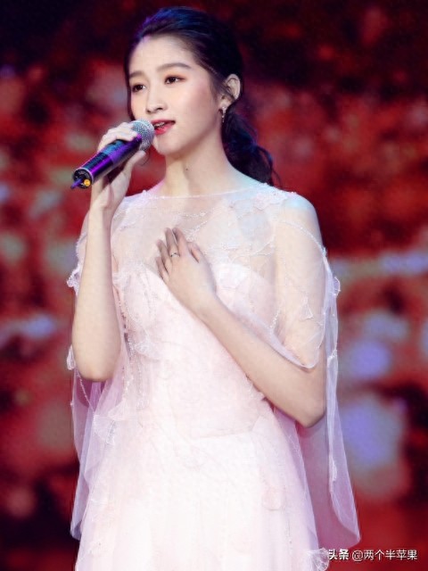 《二十不惑》演员身高：关晓彤172，卜冠今162，而他一米五