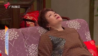 ​逆境中绽放：苏妙婵演员虎艳芬的辉煌与告别