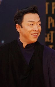 ​黄渤:内地男演员演艺丰富多彩精湛多部影视作品赢得观众喜爱认可