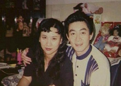 ​57岁猴哥六小龄童的妻子于虹近照