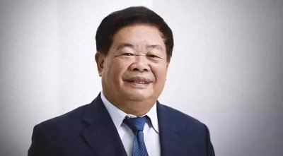 ​曹德旺:豪宅占地6000平方米，家中有16位美女管家！