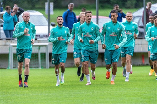 云达不莱梅备战新赛季，上赛季死里逃生不容易，新赛季盼一扫阴霾