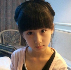 最萌童星王可昕来啦，俏皮可爱，多才多艺，深得大家的喜爱~~