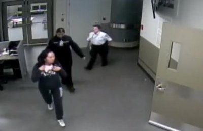 ​孟晚舟被捕画面曝光 孟晚舟个人资料被海关非法扣留3小时完整录像