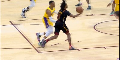 ​詹姆斯砍下豪华三双，湖人客场131比120力克骑士