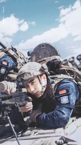 ​黄景瑜凭借《红海行动》逆袭成功！网友：他是少女心狙击手！