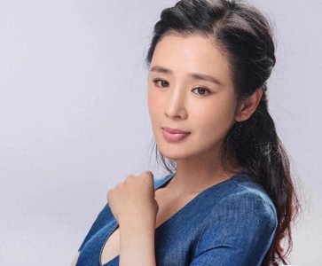 ​周显欣是一位才华横溢的演员