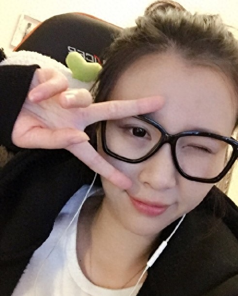 DOTA2女神冷冷自拍大赏