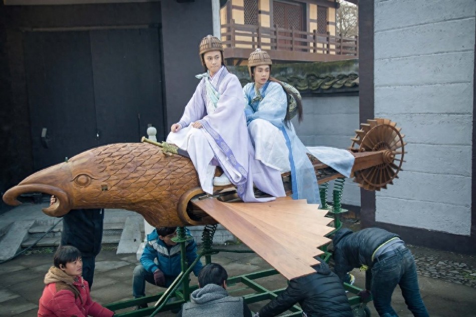 《青云志》花絮照曝光，李易峰可爱赵丽颖乖巧杨紫英气