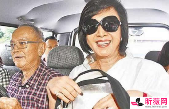 乐嘉出家当和尚是真的吗 乐嘉现在干嘛去了