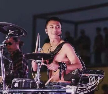 ​杨幂离婚后恋上谢霆锋？谢霆锋亲口否认：我和阿菲很好