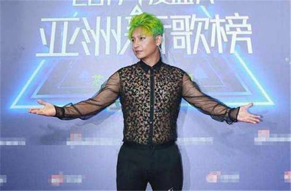 陈志朋的脸怎么了被烧伤了吗照片,陈志朋的头发越来越多是真的吗