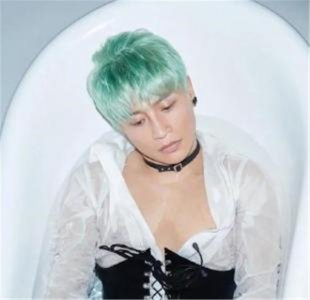 ​陈志朋的脸怎么了被烧伤了吗照片,陈志朋的头发越来越多是真的吗