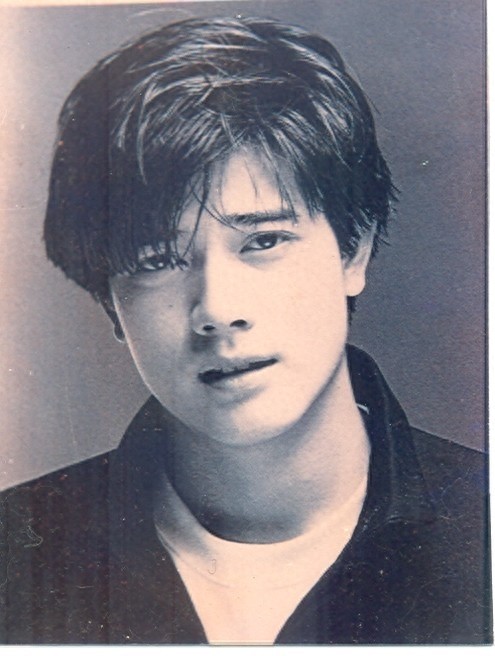 不输当红小鲜肉，郭富城年轻帅照珍藏版，与周星驰还合过影