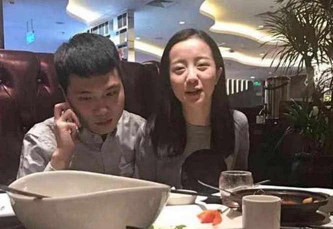 莉哥颜值让人想不到,路人镜头下素颜形象“垮台”,看着像大妈