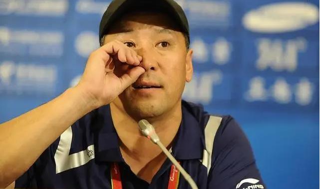 李永波为什么总是戴着帽子 李永波不带帽子的照片