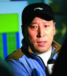 ​李永波为什么总是戴着帽子 李永波不带帽子的照片