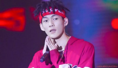 ​红花会贝贝个人资料 网红女友晒亲密照称贝贝为老公