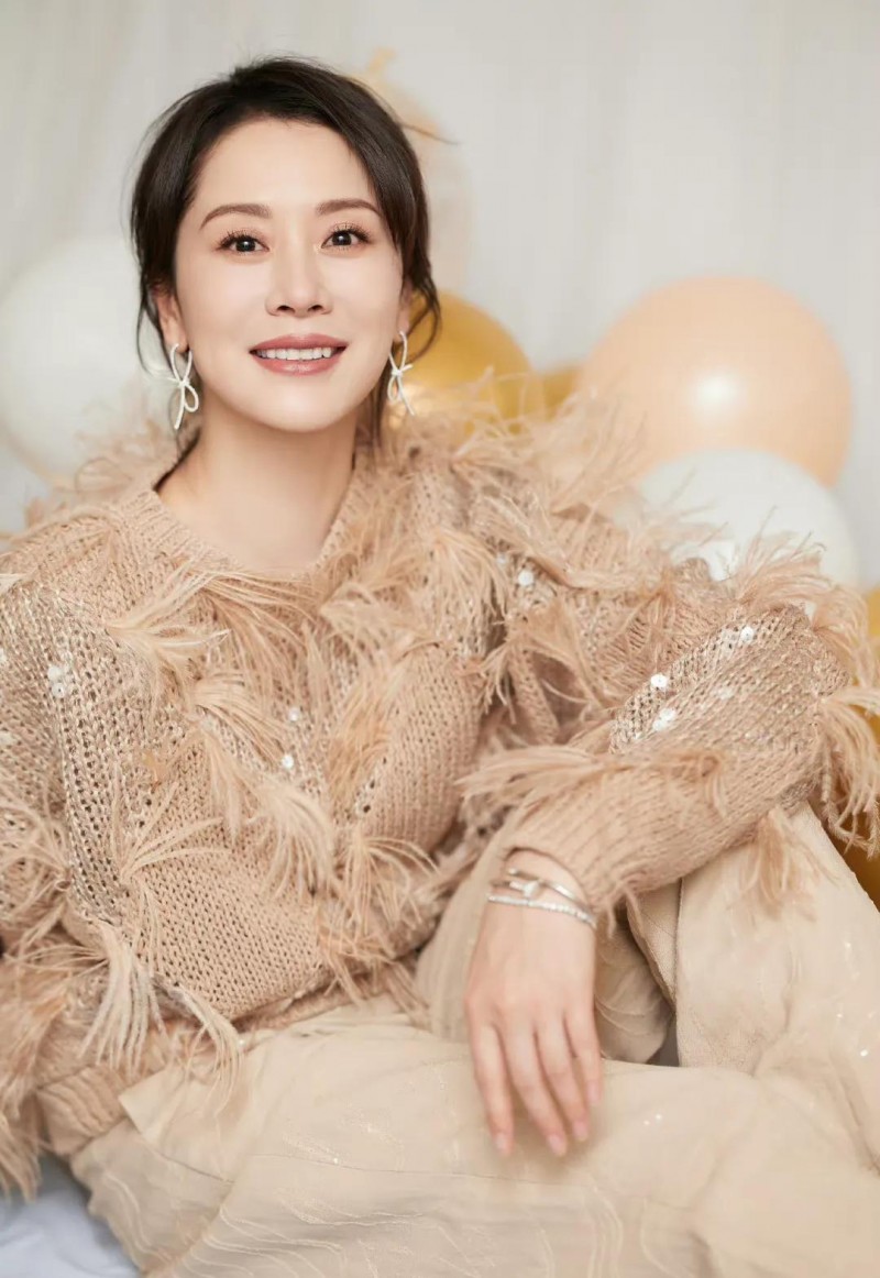 海清什么时候结的婚（演员海清25岁隐婚生子）