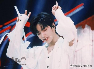 ​刘耀文到底喜欢谁（刘耀文到底喜欢辣妹还是甜妹）