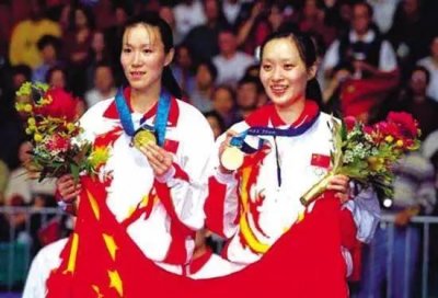 ​中国历届羽毛球奥运会冠军得主，你知道哪些运动员卫冕？