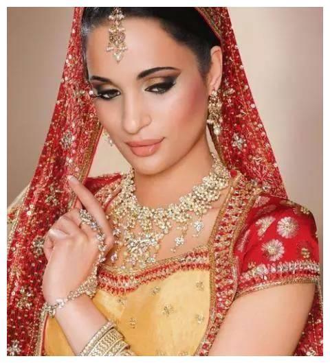 印度传统服饰丽莎美女,身材婀娜雍容华贵国色天香肤白貌美大长腿