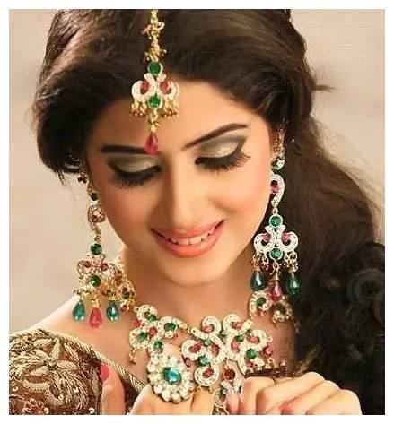 印度传统服饰丽莎美女,身材婀娜雍容华贵国色天香肤白貌美大长腿