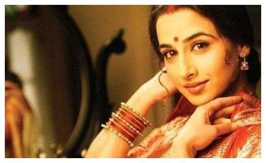 印度传统服饰丽莎美女,身材婀娜雍容华贵国色天香肤白貌美大长腿