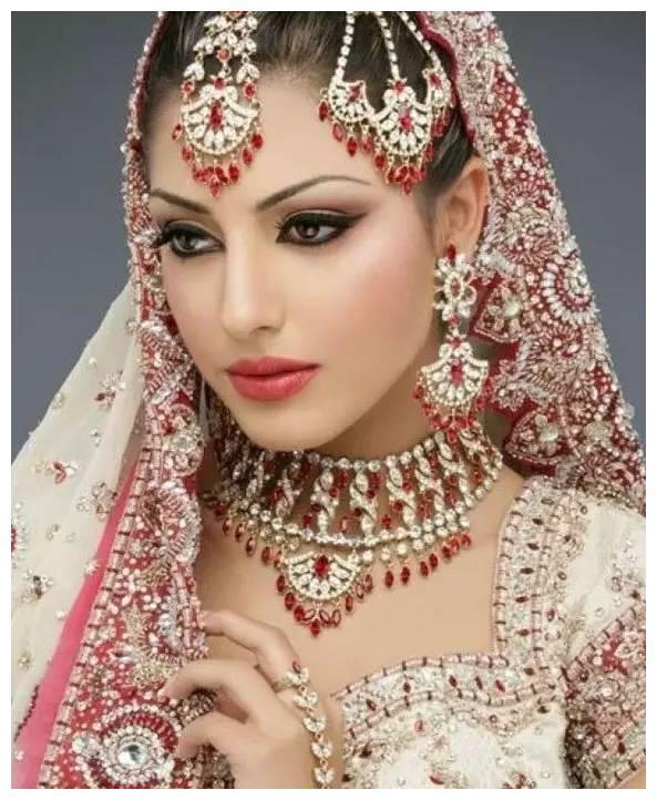 印度传统服饰丽莎美女,身材婀娜雍容华贵国色天香肤白貌美大长腿