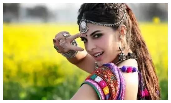 印度传统服饰丽莎美女,身材婀娜雍容华贵国色天香肤白貌美大长腿