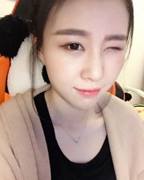 DOTA2女神冷冷自拍大赏