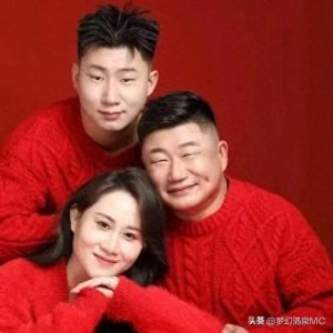 ​《乡村爱情》笑星董三毛感情生活曝光，展现出默契与幸福！