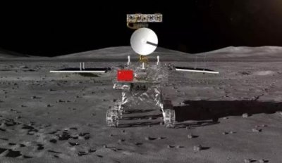 ​玉兔二号成功唤醒，创下航天史上奇迹，传回一张月背照引全球关注