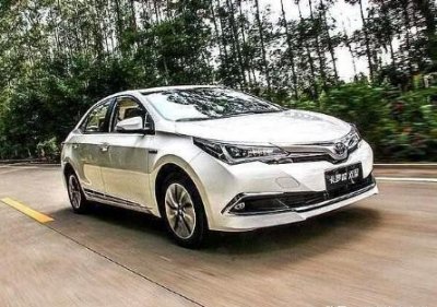 ​搭载1.2T发动机，推出八种配置，2019款卡罗拉售价11.98-15.98万