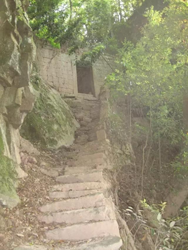 鄂西行：探访利川神秘鱼木寨