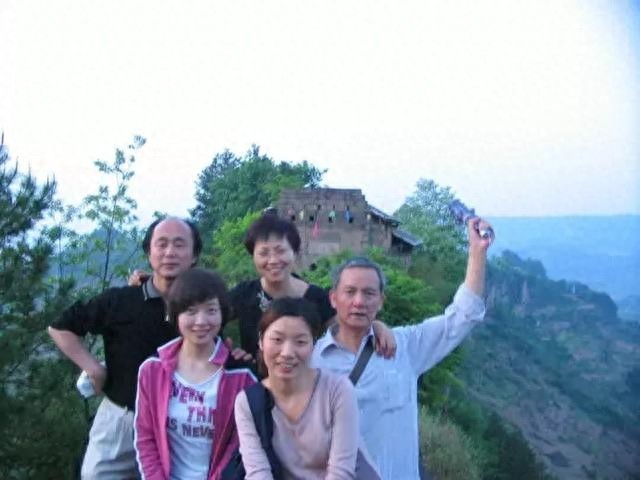 鄂西行：探访利川神秘鱼木寨