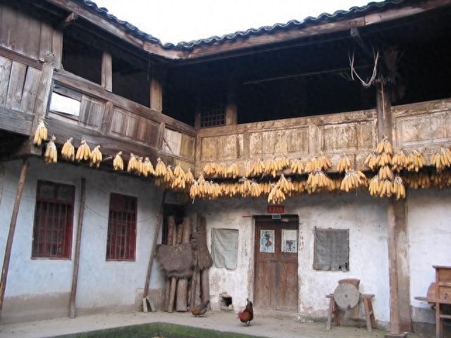 鄂西行：探访利川神秘鱼木寨