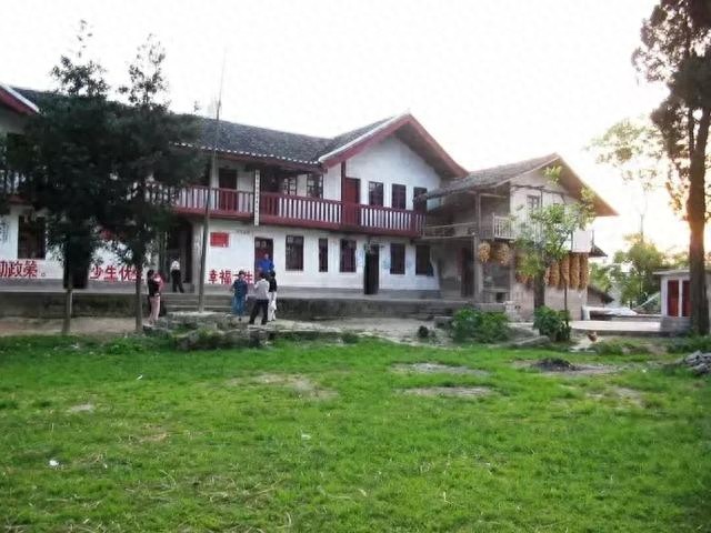 鄂西行：探访利川神秘鱼木寨