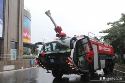 ​越南消防队买家秀，展示怪兽级消防车，与德军“美洲豹”战车同名