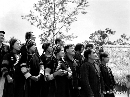 跨越,从原始社会直接进入到社会主义的苦聪人