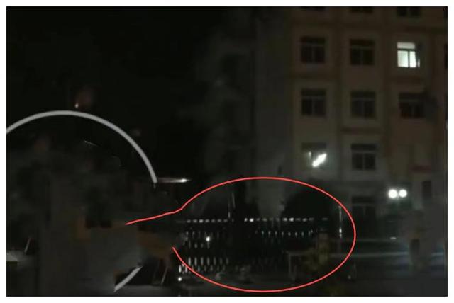 吴亦凡逮捕了（吴亦凡被抓的画面曝光）(11)