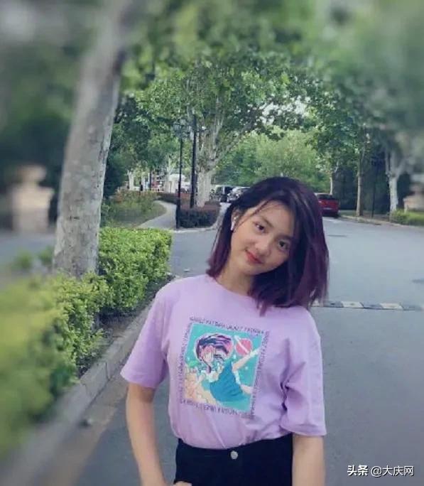 黄多多在图书馆怎么了（黄磊女儿图书馆约会被学校开除）