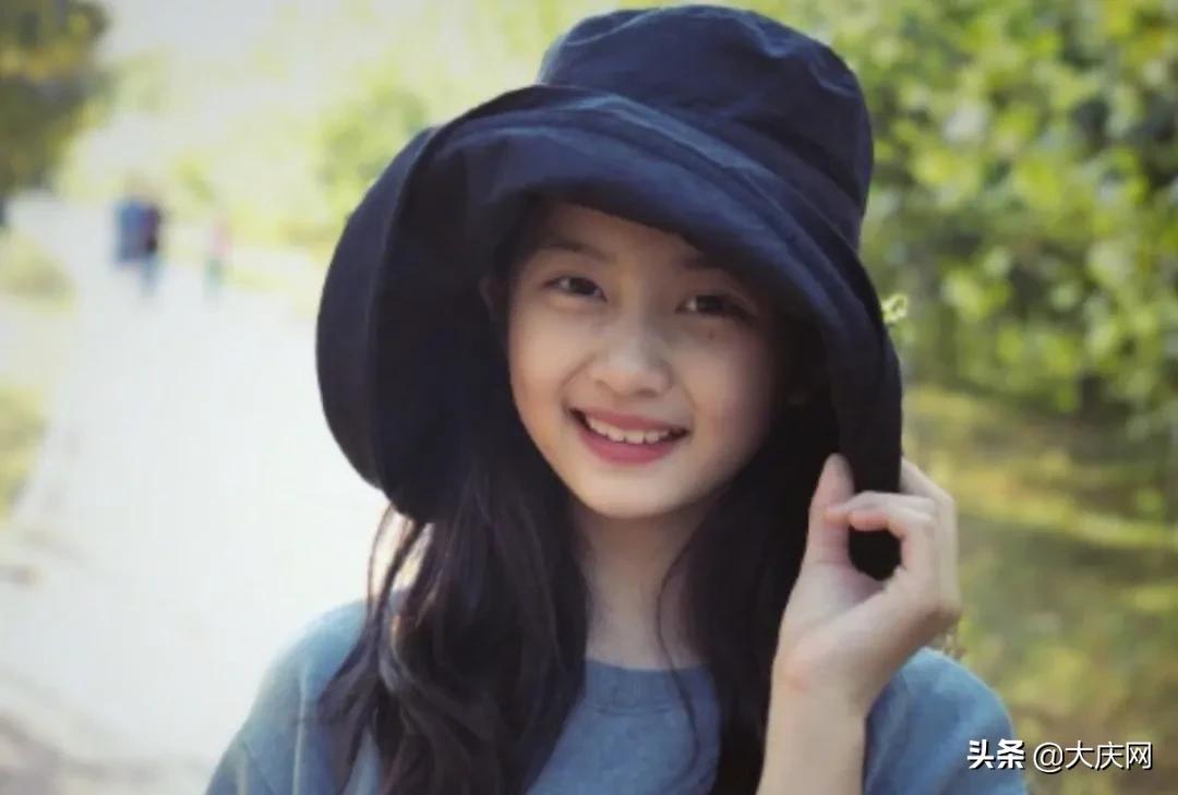 黄多多在图书馆怎么了（黄磊女儿图书馆约会被学校开除）