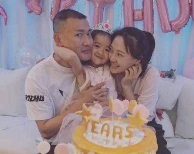 她31岁肤白貌美,成功追星的人生赢家,偶像变成了自己的老公