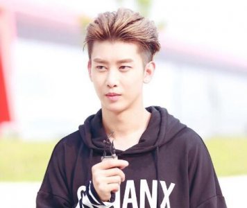 ​周艺轩现在在哪个组合