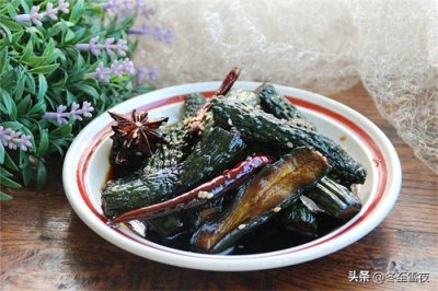 ​这样腌黄瓜扭咸菜，又脆又绿特下饭，第二天就能吃，半年都不会坏