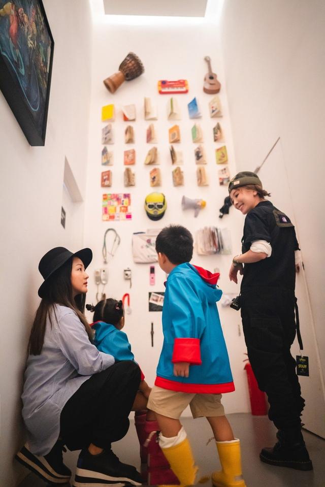 李宇春周笔畅张靓颖出道后同台（李宇春张靓颖周笔畅何洁罕见同框引回忆杀）(9)